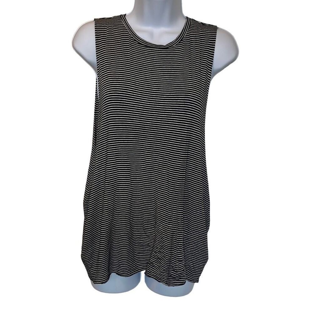 Honey Punch Black White Stripe Sleeveless Top Shirt‎ Medium Flowy Exaggerated